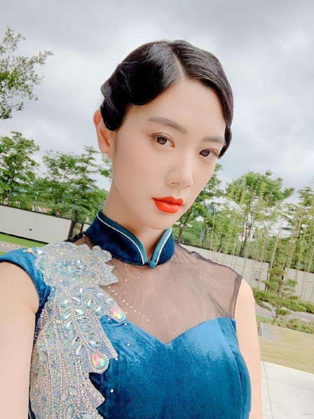 霓虹深渊